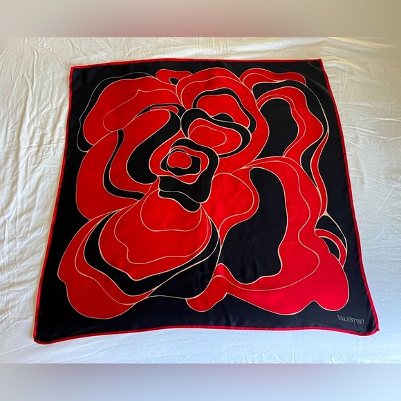 Valentino Garavani Red and Black Floral Hand Rolled Silk Scarf 34x34 GUC - Picture 1 of 16